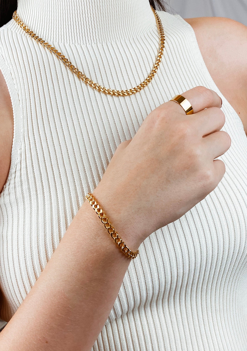 Chunky Curb Chain Necklace Gold
