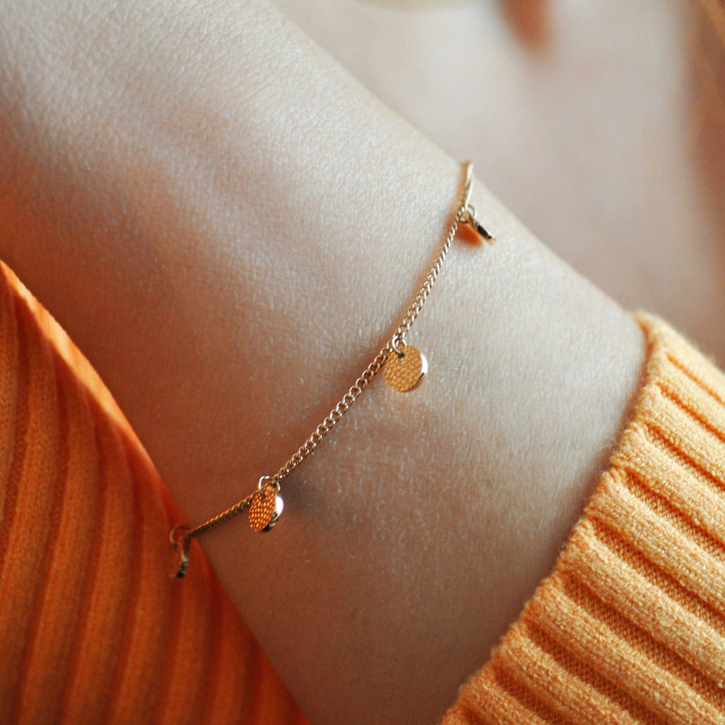 Textured Circle Bracelet Gold