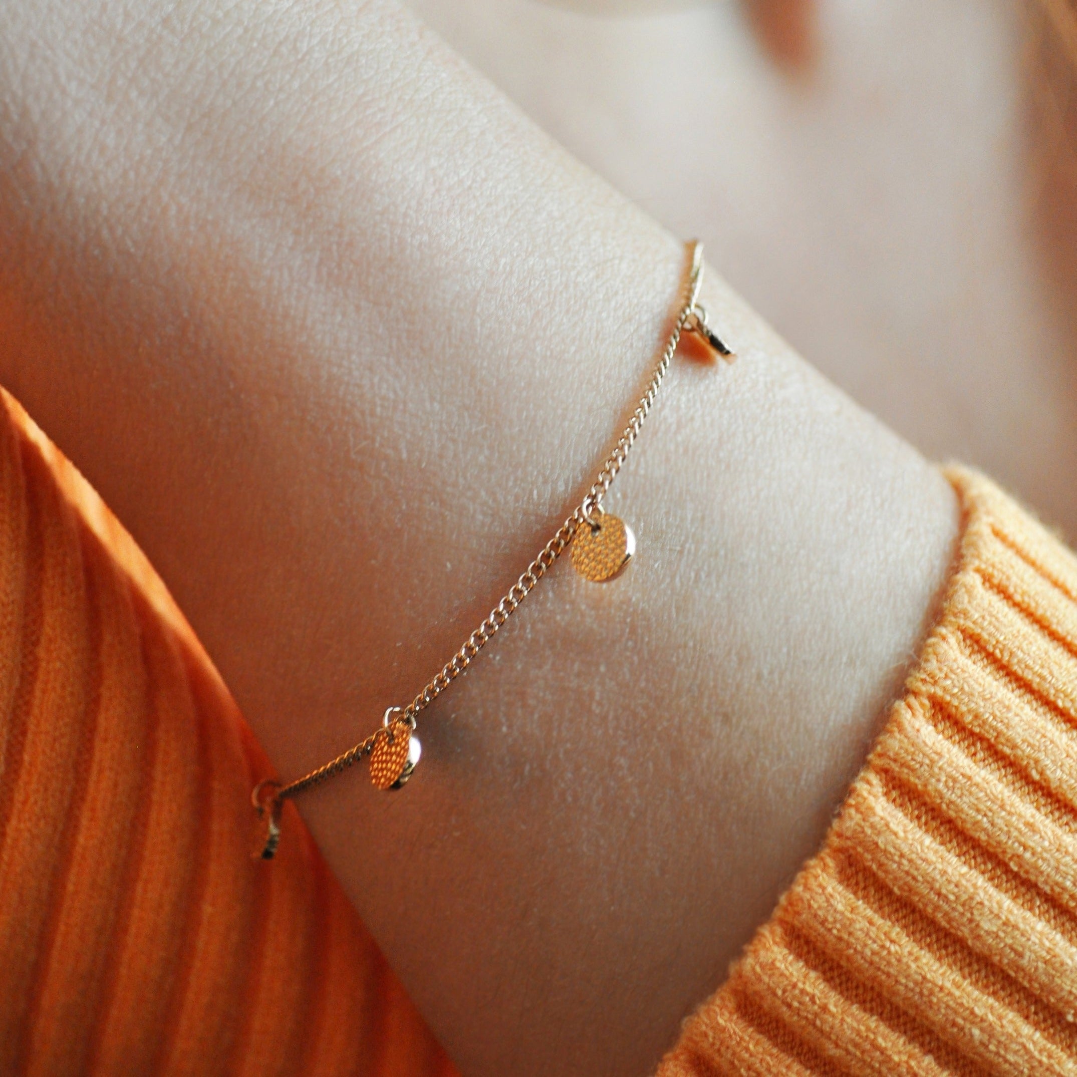 Textured Circle Bracelet Gold